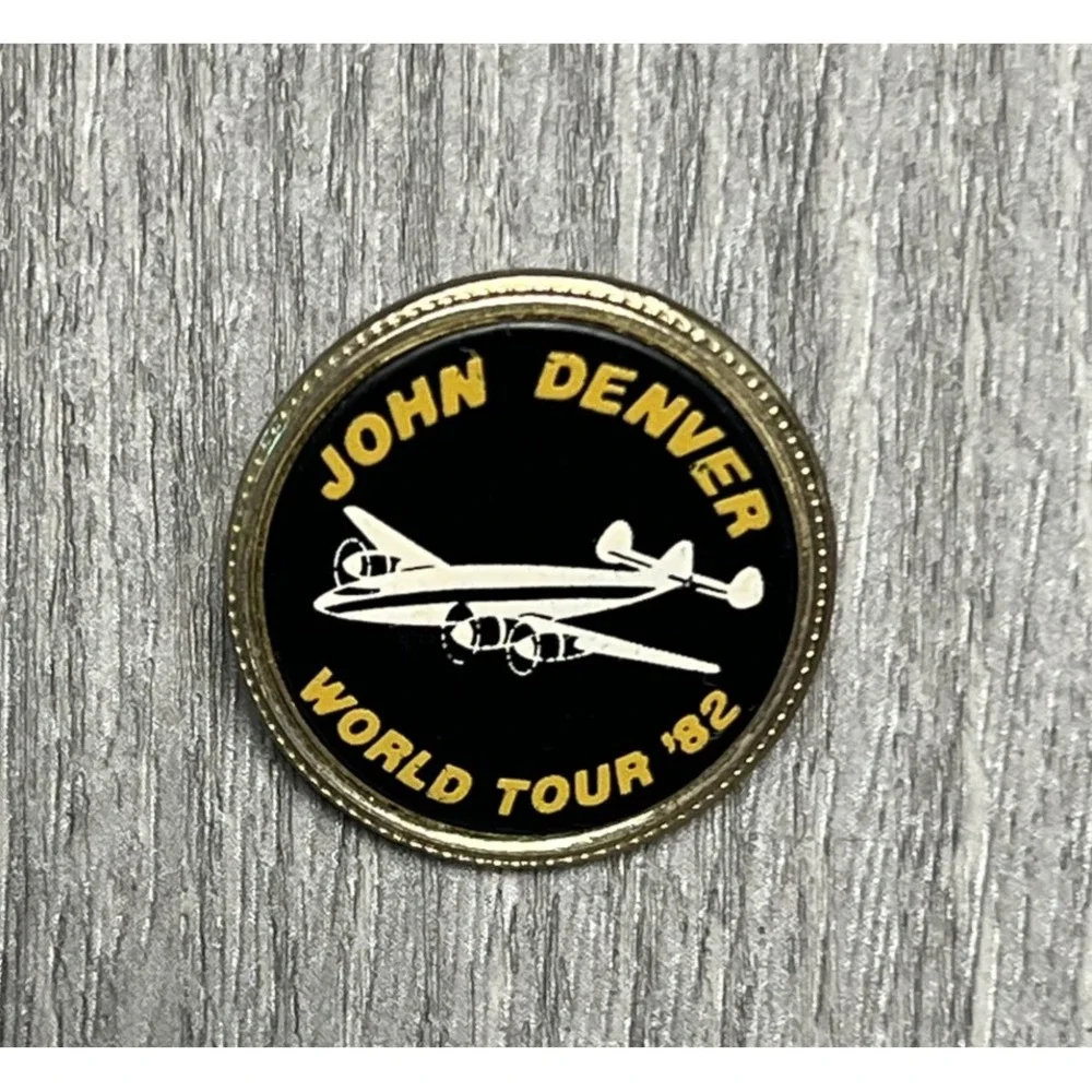 John Denver World Tour '82 Pin Button Badge Music Memorabilia Vintage